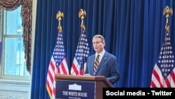 اسکات بسنت وزیر خزانه‌داری ایالات متحده 