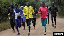 Des athlètes font du jogging près de Nairobi, Kenya, 9 juin 2016.