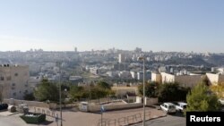 Suasana di Ramat Shlomo, di tepi Barat, sebelah Timur Yerusalem, yang diklaim sebagai wilayah Israel dan Palestina (Foto: dok). Para penyidik HAM PBB menyerukan agar Israel menghentikan kegiatan permukiman dan segera memulai proses penarikan pemukim dari wilayah Palestina.