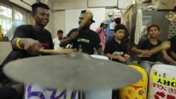 In the Heart of Mumbai's Dharavi Slum, a Music School For Kids