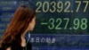Asian Stocks Plummet on Weak Chinese Manufacturing Data