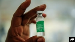 Vaksin COVID-19 diperkirakan telah menyelamatkan 50 juta nyawa manusia (foto: ilustrasi). 