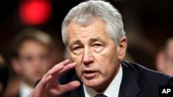 Menhan AS Chuck Hagel memberikan keterangan di depan Komisi Angkatan Bersenjata DPR hari Kamis 11/4 (foto: dok).