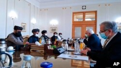 د ۲۰۲۱ د جنورۍ په ۳۱ د ایران د بهرنیو چارو وزیر په تهران کې د طالبانو له پلاوي سره د خبرو په وخت