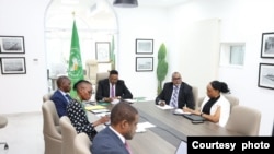 የደቡብ ሱዳን ግጭት ተሳታፊዎች ምንም ቅድመ ሁኔታ ግጭት እንዲያቆሙና የሀገሪቱ መሪዎችም በአስቸኳይ ውይይት እንዲጀምሩ የምስራቅ አፍሪካ የልማት በይነ መንግሥታት ባለሥልጣን መሪዎች ተሰባስበዋል። ፎት -ኢጋድ 