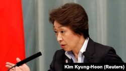 Menteri Olimpiade dan Paralimpiade Jepang Seiko Hashimoto menghadiri konferensi pers di Tokyo, Jepang, 16 September 2020. (Foto: REUTERS/Kim Kyung-Hoon)