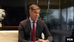 Phó Trợ lý Bộ trưởng Quốc phòng Hoa Kỳ Joseph Felter.