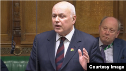 英國保守黨前黨魁施志安（Iain Duncan Smith，又譯史密斯）在12月16日下議院的辯論上發言。(照片來源：UK Parliament)