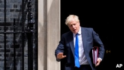 British Prime Minister Boris Johnson leaves 10 Downing Street in London, July 6, 2022