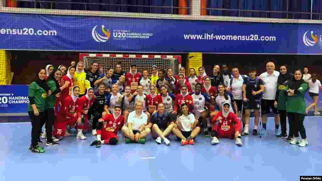 ایران و ایتالیا - آخرین مسابقه دختران هندبال ایران در مسابقه جهانی اسلوونی