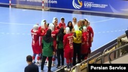 تیم ملی هندبال جوانان دختر ایران در مسابقه آزمایشی به مصاف تیم ملی سوئیس رفت.