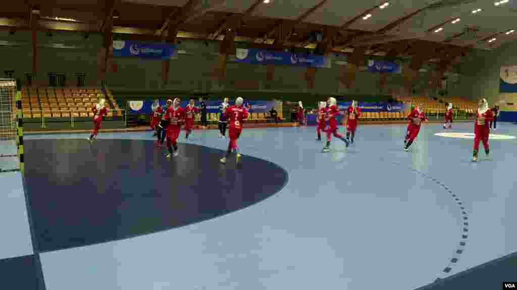 تمرینات دختران هندبالیست ایران در مسابقات جهانی اسلوونی