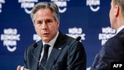 Держсекретар США Ентоні Блінкен виступає під час Всесвітнього економічного форуму в Ер-Ріяді, Саудівська Аравія, 29 квітня 2024 року. (Фото: EVELYN HOCKSTEIN / AFP)