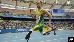 South Africa's Oscar Pistorius competes in a qualification round for the Men's 4x400m relay at the World Athletics Championships in Daegu, South Korea, September 1, 2011.