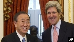US Senate Foreign Relations Chairman John Kerry (R), shakes hands with UN General Secretary Ban Ki-moon prior to meetings at the US Capitol in Washington, DC, April 7, 2011