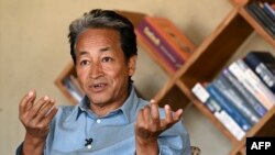 ལ་དྭགས་ཀྱི་ཁོར་ཡུག་སྲུང་སྐྱོབ་པ་བསོད་ནམས་དབང་ཕྱུག