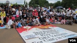 Jemaat Gereja Kristen Indonesia (GKI) Yasmin Bogor dan Gereja HKBP Filadelphia Bekasi menggelar misa Natal di Istana Presiden, Jakarta (25/12). (Foto: Dok)