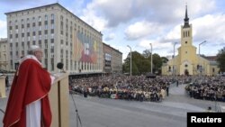 Pope Francis celebrates Mass at Freedom Square in Tallinn, Estonia, Sept. 25, 2018.