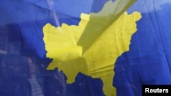 Ilustrativna fotografija - zastava Kosova (REUTERS/Ognen Teofilovski)