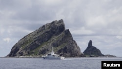 Dãy đảo đang có tranh chấp, người Nhật gọi là Senkaku, và người Trung Quốc gọi là Điếu Ngư