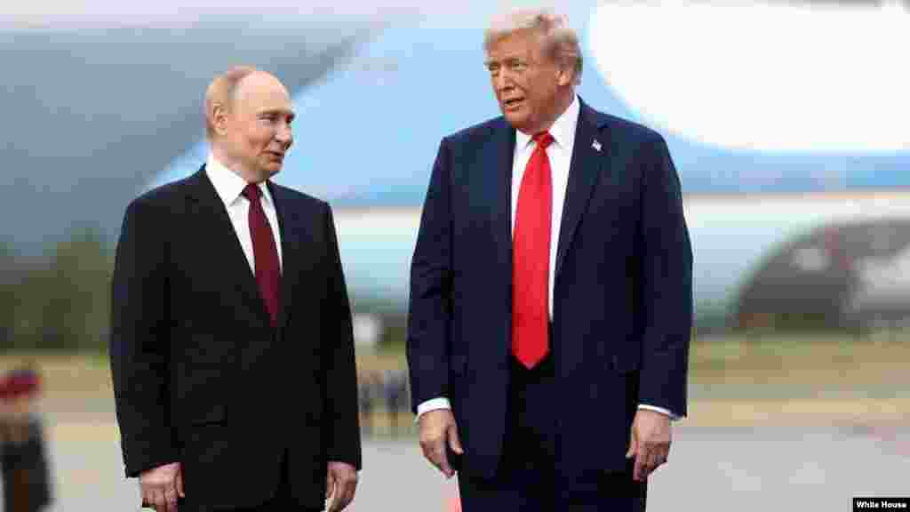 دیدار تاریحی دونالد ترامپ، رئیس جمهوری آمریکا، و ولادیمیر پوتین، رئیس جمهوری روسیه، در آلاسکا (جمعه ۲۴ مرداد ۱۴۰۴)