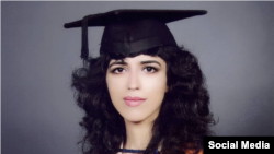 یاسمین حنیفه طباطبایی، فعال سیاسی و از اعضای شورای جبهه دموکراتیک ایران