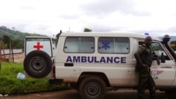 Covid: au centre de prise en charge de Yaoundé, "des mises en bière en série"