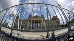 Османи, одговарајќи на прашање на бугарски новинар – дали резолуцијата на германскиот парламент е начин да се превенираат дополнителни условувања од Софија, порача – не може да има нови услови