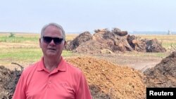 Glenn Kovalski na mestu gde se planira projekat (Foto: REUTERS/Ben Klayman)