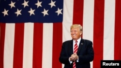 U.S. President Donald Trump arrives at a campaign rally in Phoenix, Arizona, Aug. 22, 2017.