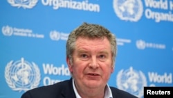 លោក Michael Ryan ប្រធាន​ប្រតិបត្តិ​កម្មវិធី​សង្គ្រោះ​បន្ទាន់​នៃ​អង្គការ​សុខភាព​ពិភពលោក​ចូល​រួម​ក្នុង​សន្និសីទ​កាសែត​មួយ​ស្តី​ពី​មេរោគ​កូរ៉ូណា​នៅ​ក្នុង​ក្រុង​ហ្សឺណែវ ប្រទេស​ស្វ៊ីស កាលពី​ថ្ងៃទី១១ ខែកុម្ភៈ ឆ្នាំ២០២០។