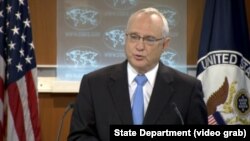 Pejabat Deplu AS yang membawahi pengawasan kebebasan beragama di dunia, David Saperstein berbicara di Washington DC (foto: dok).