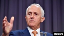 Perdana Menteri Australia Malcolm Turnbull berbicara tentang kesepakatan dengan AS terakit pengungsi dari Australia di DPR di Canberra, 30 Januari 2017.