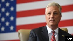 اوبراین ویلي چې دوي هغو وېب پاڼو ته د لاسرسي لپاره د چینايي هکرانو کوښښونه څارلي چې د امریکا ټاکنې مدیریت کوي او د امریکایانو په اړه اطلاعات راټولوي. 