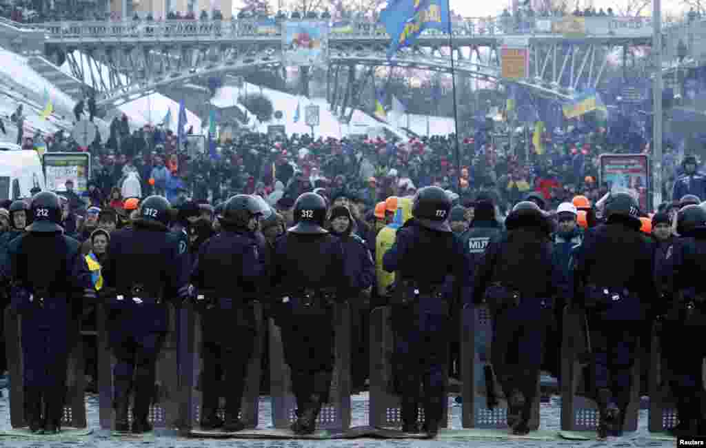 Kiyevin Azadlıq meydanı - 11 dekabr, 2013 