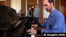 Sachiko Kuno and Ryuji Ueno started the S&R Foundation, which brings performers such as pianist Jura Margulis to the Evermay Estate in Washington, D.C.