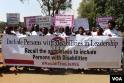 Protestеrs, demanding greater diversity in Kenyan President Uhuru Kenyatta's proposed new cabinet, march from Nairobi's Freedom Corner to the country's parliament building, in Nairobi, Kenya, Feb. 8, 2018. (R. Ombuor/VOA)