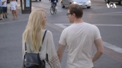 Як місто у США заробляє мільйони на коханні. Відео