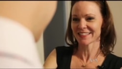 Особливості прощальних шкільних вечорів у США. Відео