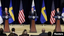 Застој во нивното пристапување прави турскиот претседател Реџеп Таип Ердоган, кој ја обвинува Шведска дека е рај за терористи