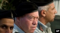 د اسرائیل د دفاع وزیر یوه ورځ وروسته تر هغه له دندې ګوښه شو چې په قضایه قوې کې د اصلاحاتو ځنډیدل یې غوښتي و. 