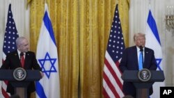 „САД ќе го преземат Појасот Газа, а ние, исто така ќе соработуваме со Тел Авив“, рече за време на заедничката прес-конференција со израелскиот премиер Бенјамин Нетанјаху во Белата куќа.