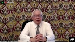 Mantan PM Malaysia, Najib Razak, dalam video yang ditayangkan saat konferensi pers seusai sidang di Malaysia, 8 Desember 2021. (Pengadilan Malaysia via AP)