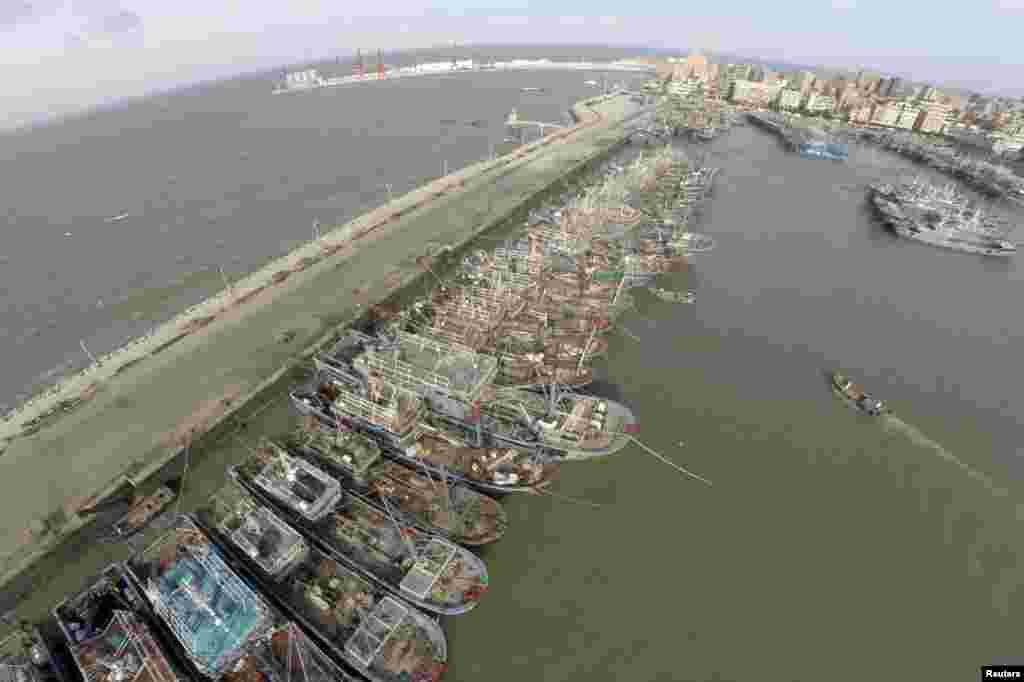 Police conduct a manhunt after gunmen opened fire on a holiday party in San Bernardino, California December 2, 2015.