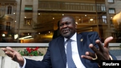 L'ancien vice-président et chef des rebelles du Sud-Soudan, Riek Machar, lors d'une interview avec Reuters à Rome, en Italie, le 12 avril 2019.