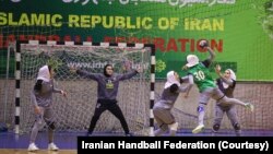 تمرین تیم ملی هندبال بانوان برای حضور در رقابت‌های جهانی اسپانیا. آرشیو