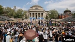 Продолжуваат протестите во кампусот на Универзитетот Колумбија за поддршка на Палестинците.