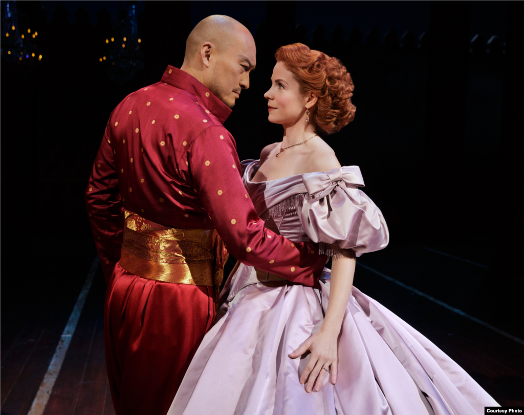 Anna (Kelli O&rsquo;Hara) teaches the King (Ken Watanabe) to dance in the Western style. (Paul Kolnik)