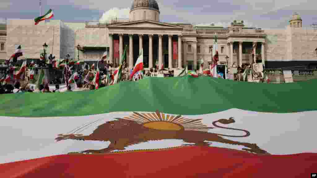 &nbsp;تجمع&zwnj; اعتراضی در لندن به مناسبت نخستین سالگرد کشته شدن مهسا امینی در بازداشت گشت ارشاد (شنبه ۲۵ شهریور ۱۴۰۲)