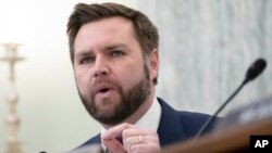 جیمز ونس، سناتور جمهوری‌خواه از ایالت اوهایو 